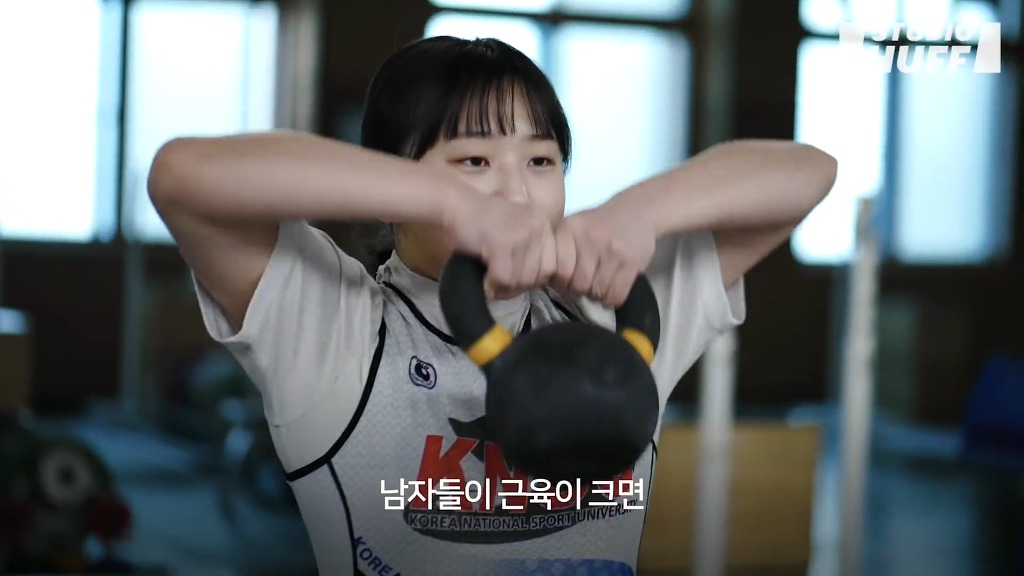 여자 역도선수를 향한....사람들의 편견.jpg | 인스티즈