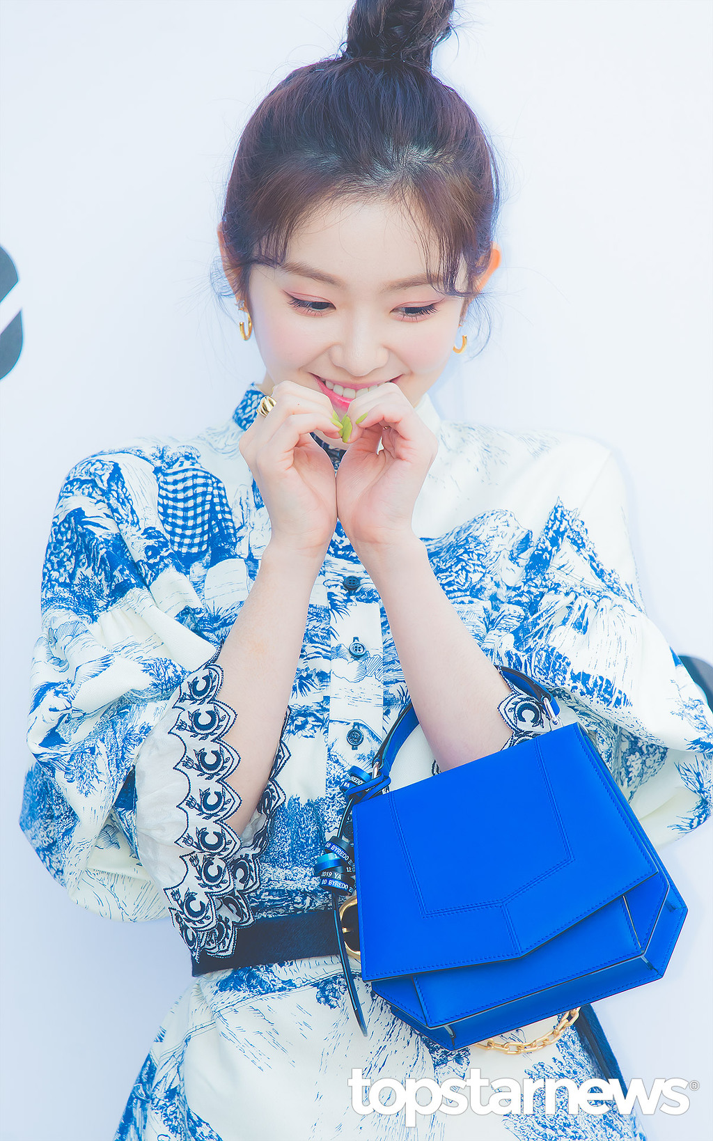 오늘자 똥머리 아이린.jpgif | 인스티즈